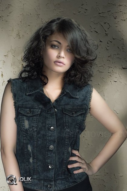 Sneha-Ullal